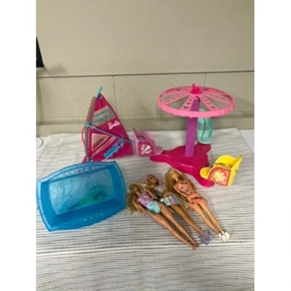 Barbie Doll Lot Merry-Go-Round Sailboat Bathtub 3 Dolls and Shoes Accessories